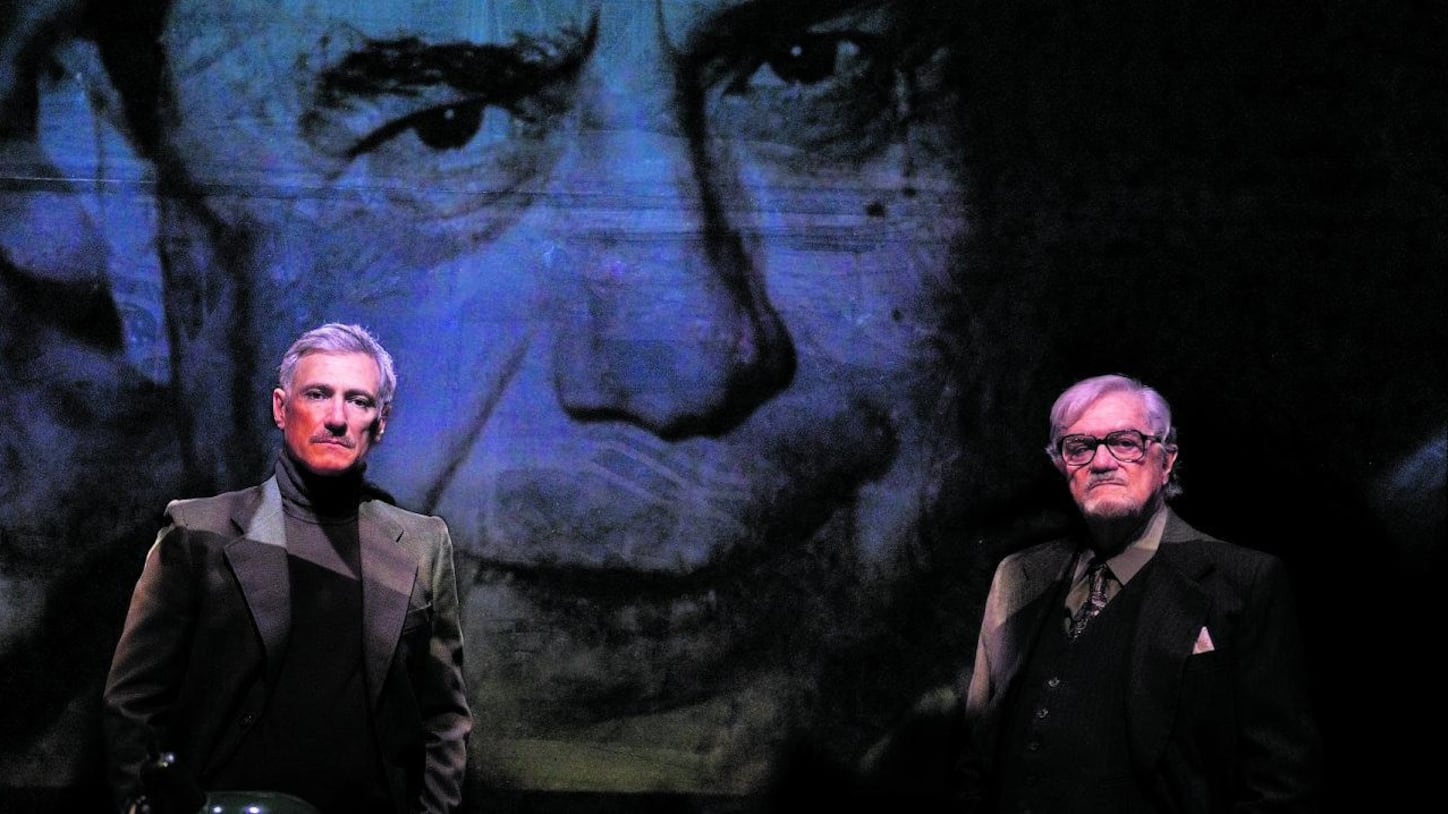 La storia che svelò gli ingranaggi mafiosi: il palco diventa un ring fra due scrivanie