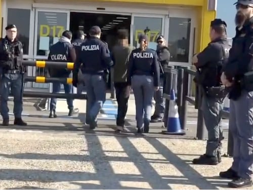 Migranti, rimpatriati 28 nordafricani: uno è stato coinvolto negli scontri del 18 ottobre