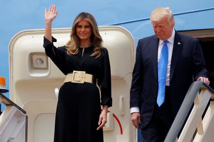 Melania Trump in Arabia Saudita senza il velo islamico 6