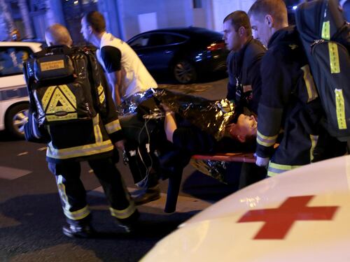 I testimoni: "I terroristi erano bianchi, agivano come forze speciali"