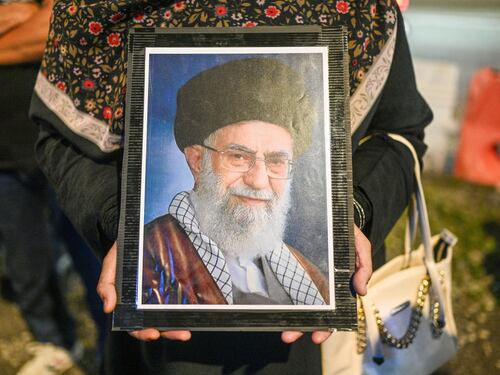 L'unità 8200, le telecamere hackerate e i missili: ecco come è stato ucciso Khamenei