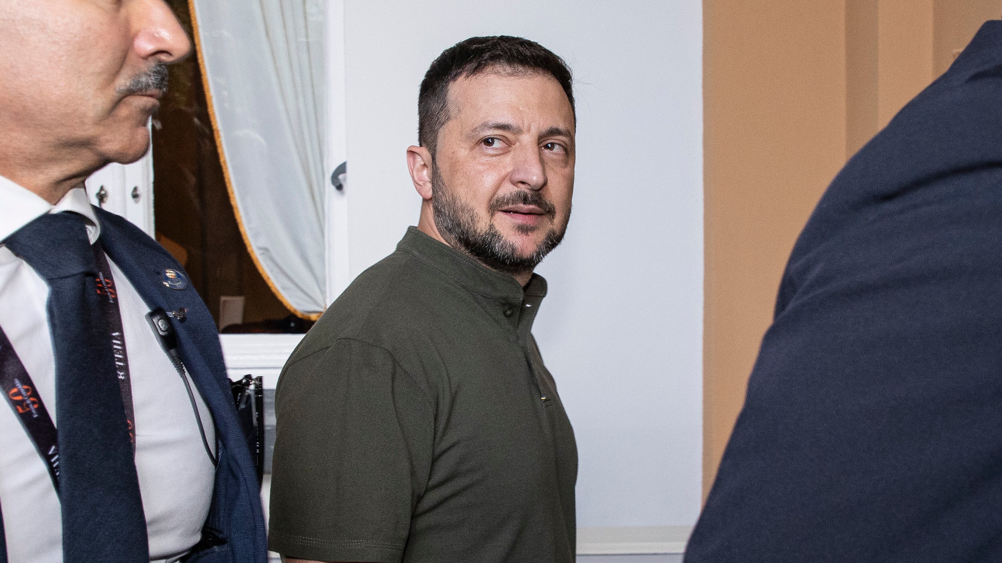 Zelensky e i dubbi Usa sul "piano della vittoria". Putin, minaccia nucleare
