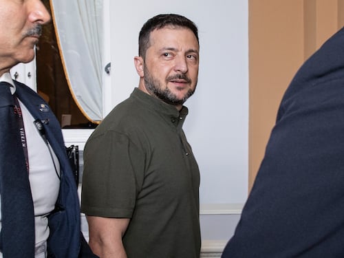 Zelensky e i dubbi Usa sul "piano della vittoria". Putin, minaccia nucleare