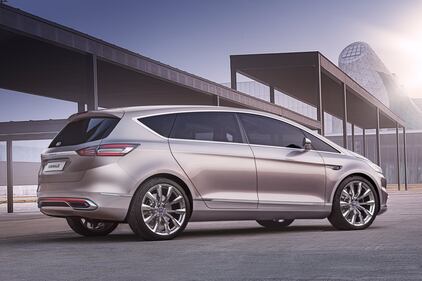 New York: Kia presenta il nuovo MPV 8 posti 4