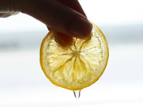 Sei stressato? Metti a tavola lenticchie, limoni e noci