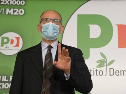 "Stanchi della cancel culture". Studenti in rivolta nell'ex università di Letta
