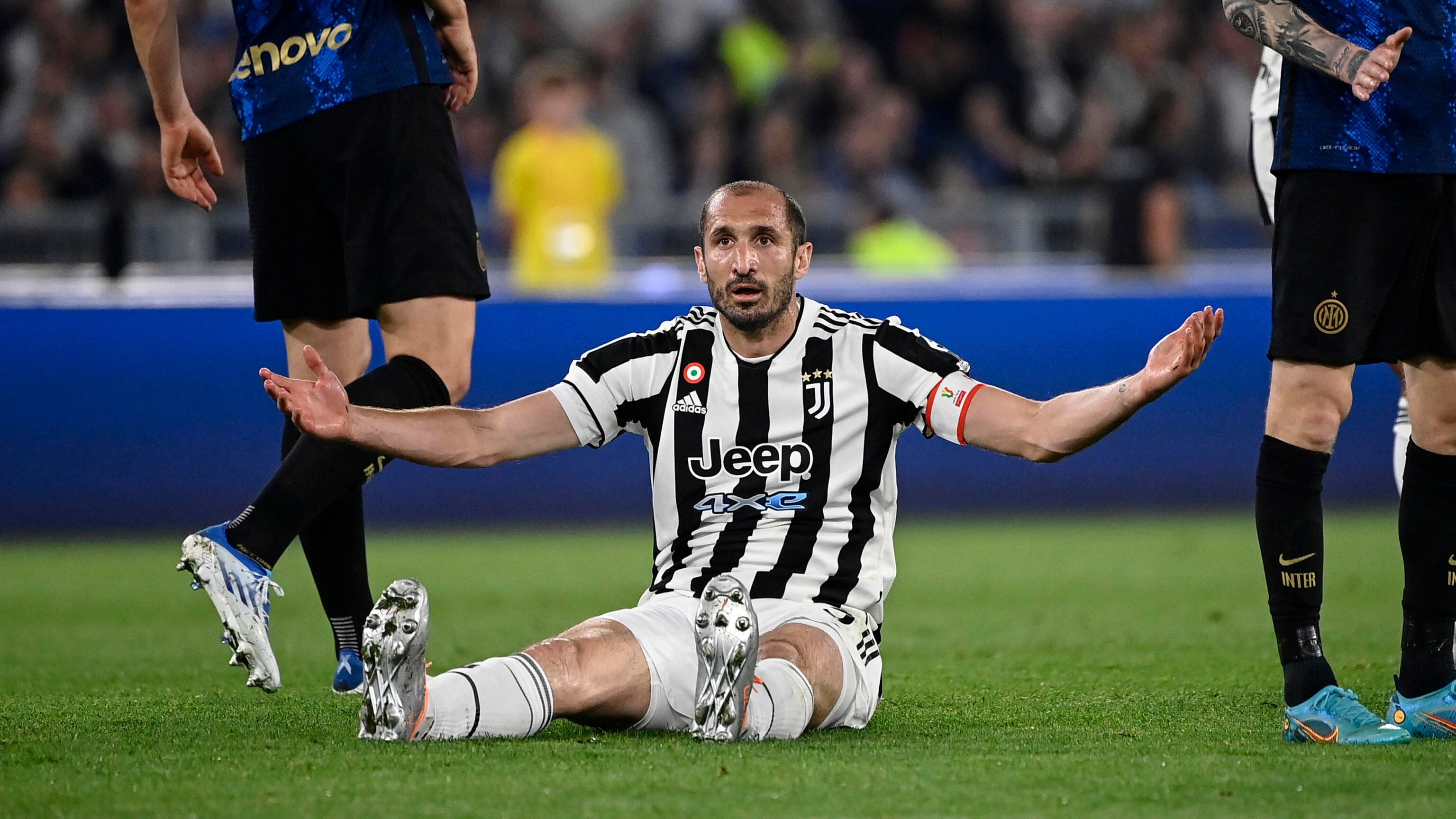Passerella per Chiellini e Dybala. I due leader salutano senza trofei