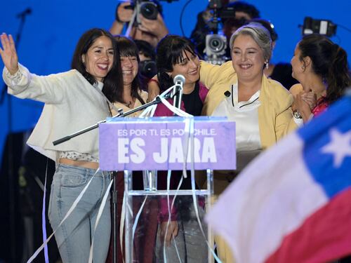 Cile al ballottaggio: la comunista Jara avanti, ma la destra prepara il fronte unito per Kast