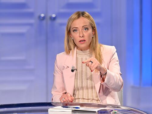 Superbonus e reddito: la scure di Meloni contro le follie grilline