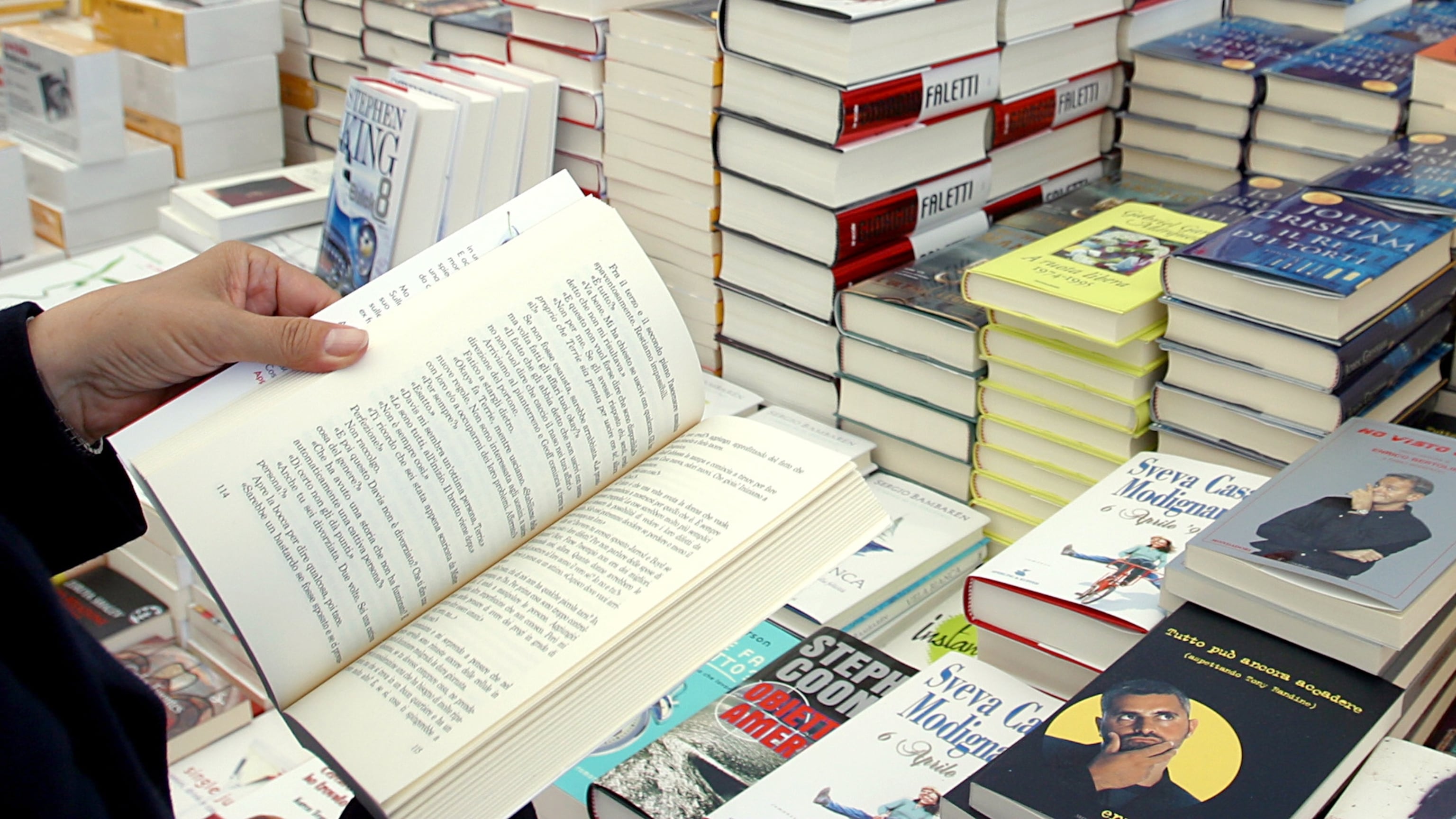 Libri sotto l'ombrellone. I milanesi vincono ancora
