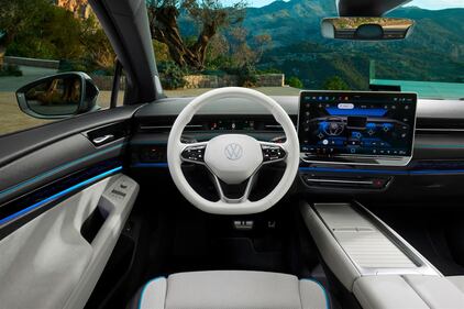 Volkwagen ID.7: guarda le foto 14