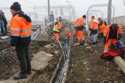 L'attacco dei No Tav alla stazione di Bologna 1