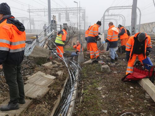 L'attacco dei No Tav alla stazione di Bologna