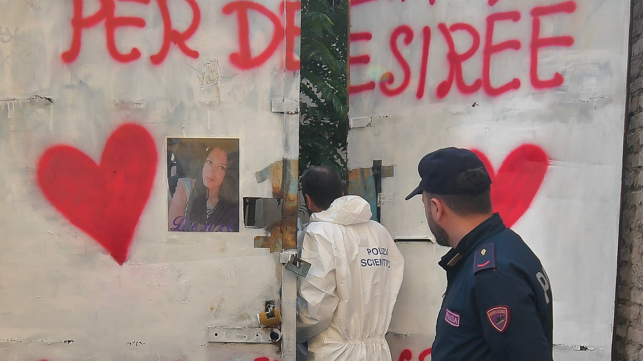 Desirée, residenti contro centri sociali: "Non si azzardino a venire al funerale"
