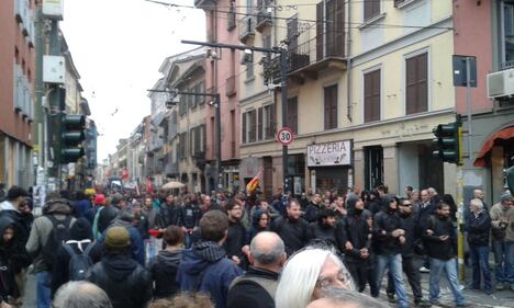 Milano in mano ai black bloc 10