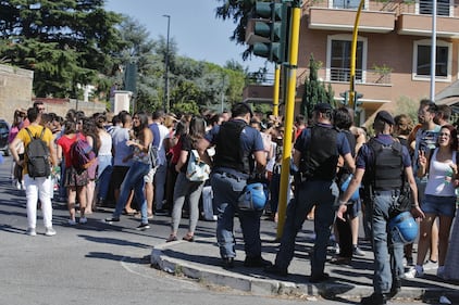 Nuovo stop al concorso infermieri a Roma tra l'ira dei candidati