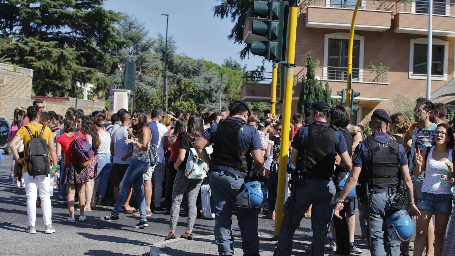 Nuovo stop al concorso infermieri a Roma tra l'ira dei candidati