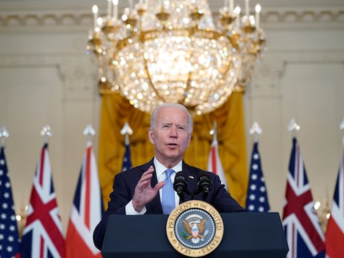 Biden come Trump, stretta sui migranti. Respinti al confine 12mila haitiani