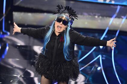 Sanremo 2024: ecco il look della finalissima del Festival di Loredana Berté 4