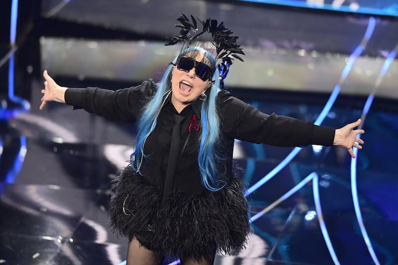 Sanremo 2024: ecco il look della finalissima del Festival di Loredana Berté 4