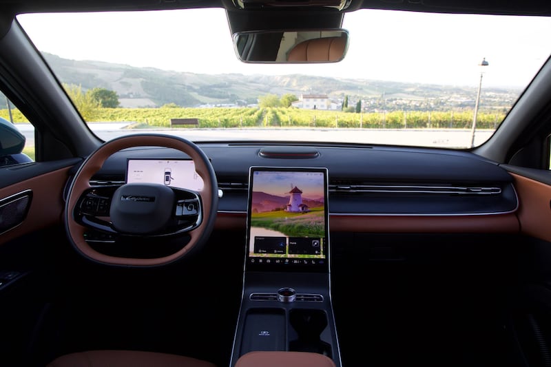 Lepas L8, il SUV plug-in da 279 CV