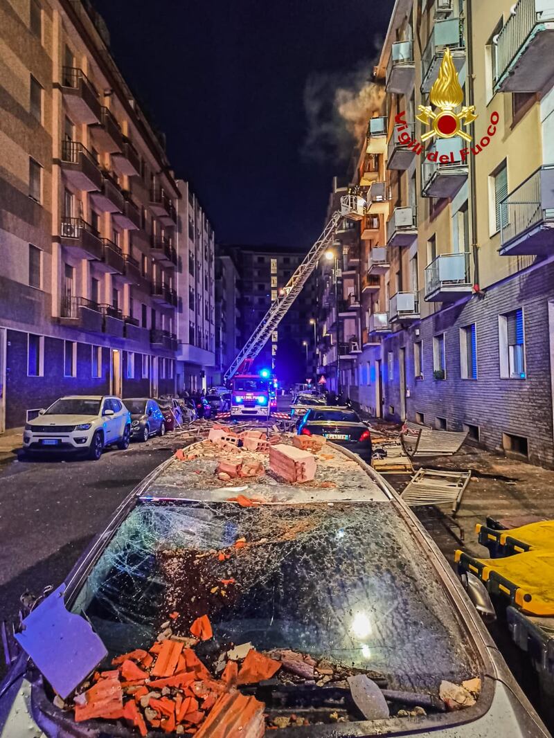L'esplosione di una mansarda a Torino: cinque feriti  8