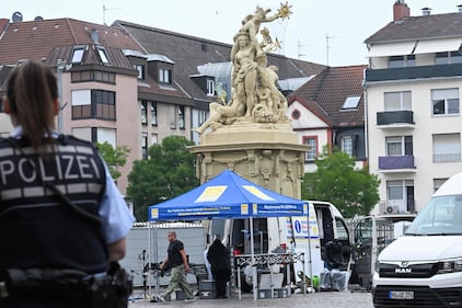 Auto sulla folla in Germania: le immagini dei soccorsi 1