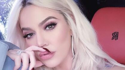 Khloe Kardashian, bufera social: usa Photoshop sui fianchi