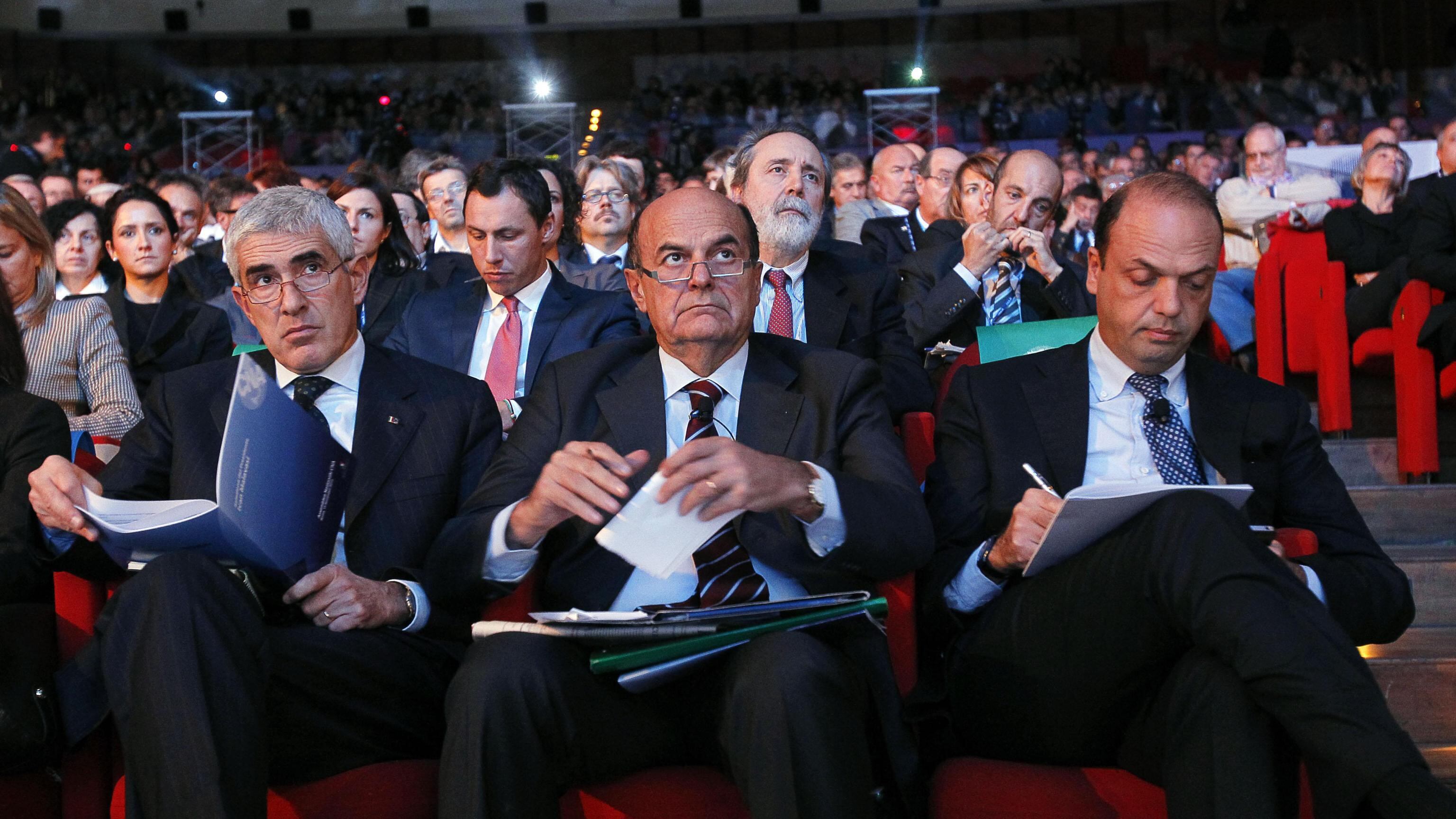 Alfano e Bersani: "Non scommettiamo un centesimo sul Monti bis"