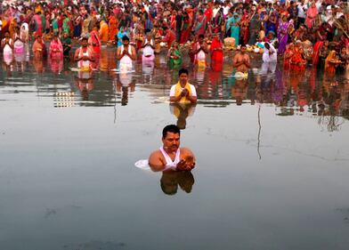 India, le celebrazioni per la festività Indu di Chhath 16