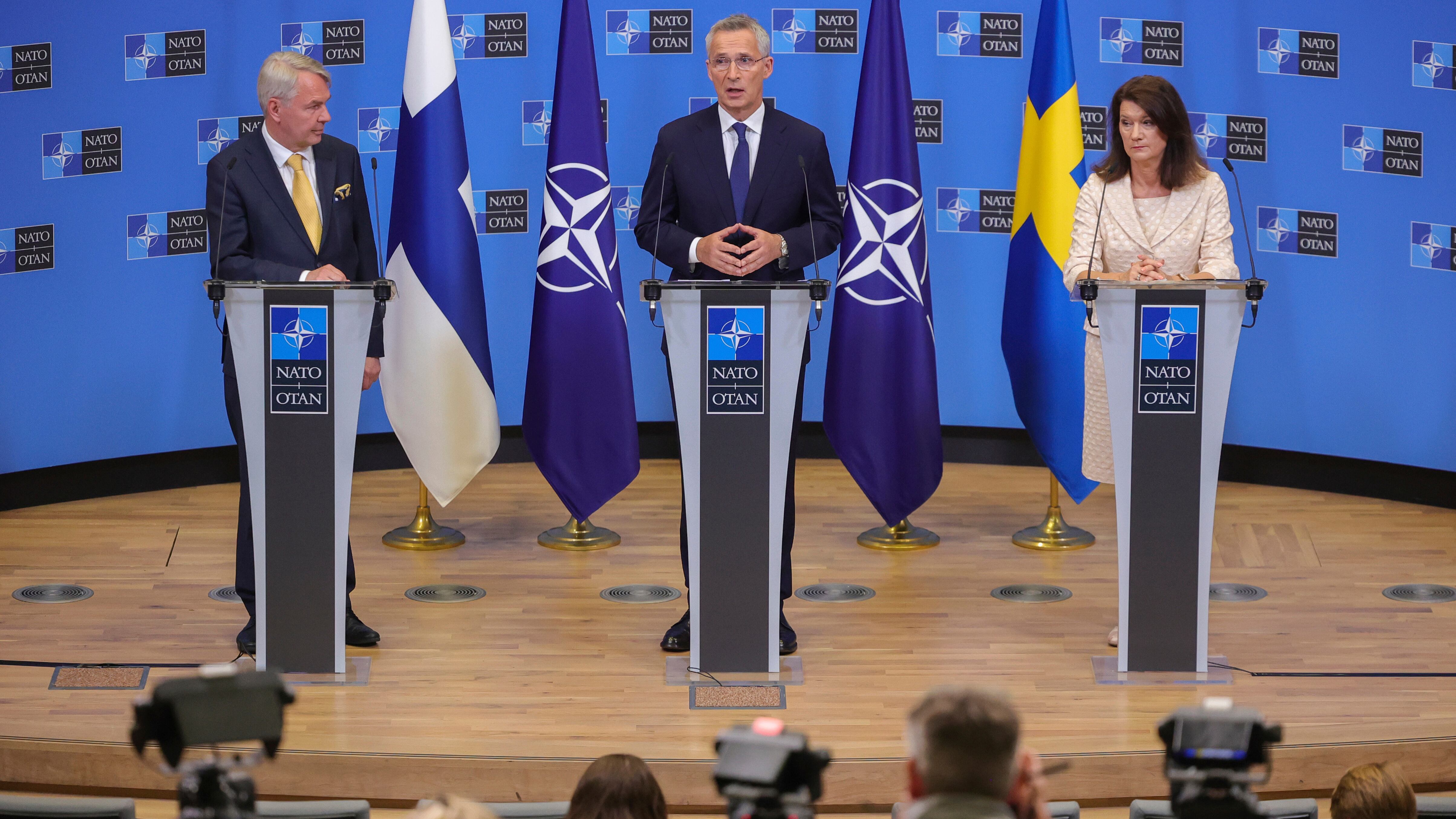 "Adesso la Nato è più forte". La Svezia entra nell'Alleanza