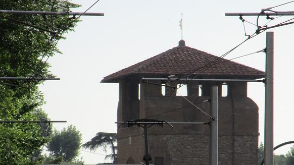 Torino, 3 fratelli magrebini senza biglietto aggrediscono controllori