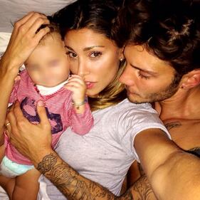 Belen si butta sul sociale tra famiglia e scatti hot 4