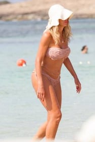 Grande Fratello Vip, doccia hot per Valeria Marini 39
