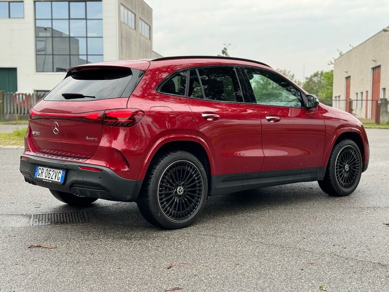Mercedes EQA 300 4Matic: guarda la gallery del crossover elettrico premium 11