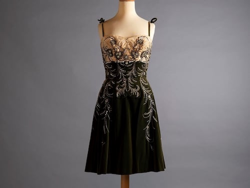 Nel cuore del quadrilatero della moda, mostra di abiti e accessori della donna nel Novecento