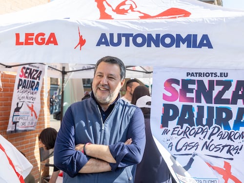 Lega in piazza coi Patrioti. "Sicurezza e un'altra Ue"