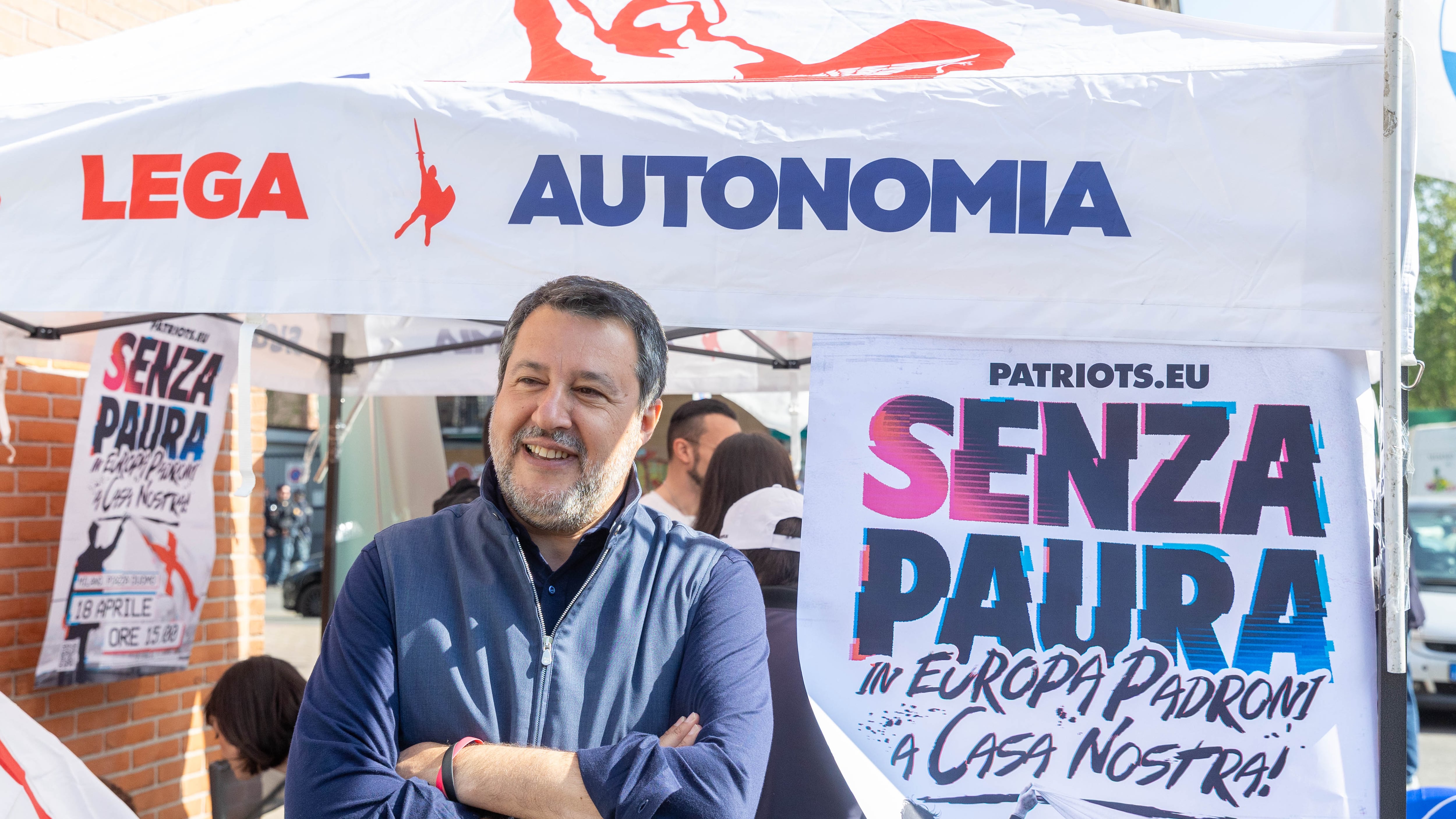 Lega in piazza coi Patrioti. "Sicurezza e un'altra Ue"
