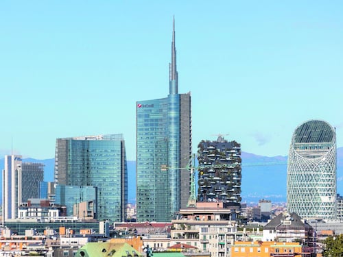 Spesa, auto, pizza e panino al bar. È ancora la città più cara d’Italia