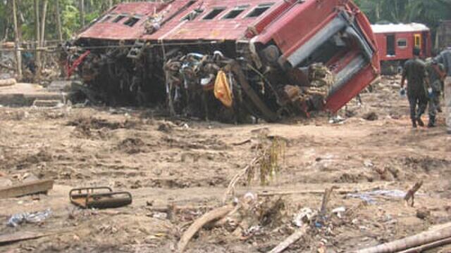 Disastro di Peraliya, il treno "spazzato via" dalla forza dello tsunami