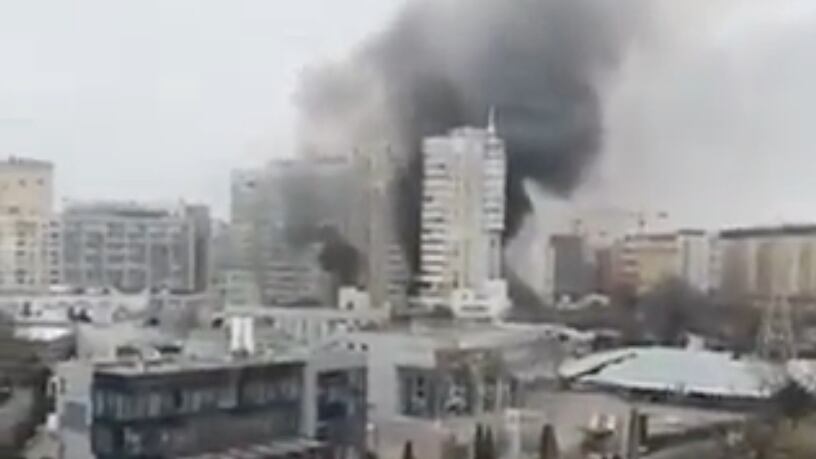 Lugansk, bombe sulla scuola. 60 dispersi sotto le macerie. E il nuovo obiettivo è Odessa