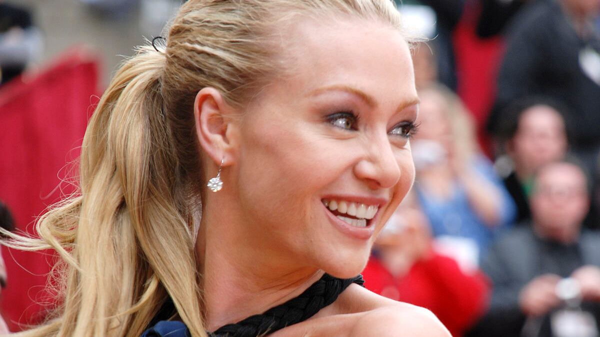 Molestie a Hollywood, Portia de Rossi accusa Steven Seagal