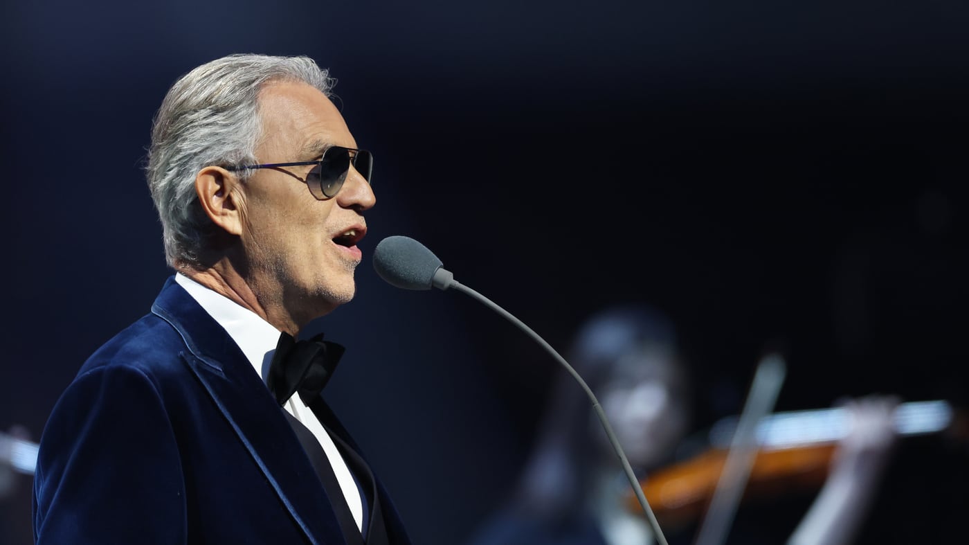 Andrea Bocelli, furto da mezzo milione di euro nella villa di Forte dei Marmi