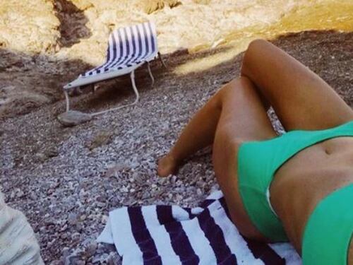 Alessia Marcuzzi in bikini massacrata dai social