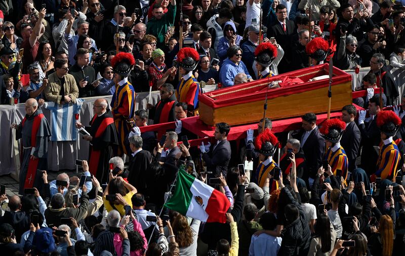 La traslazione della Bara di Papa Francesco nella Basilica di San Pietro 9