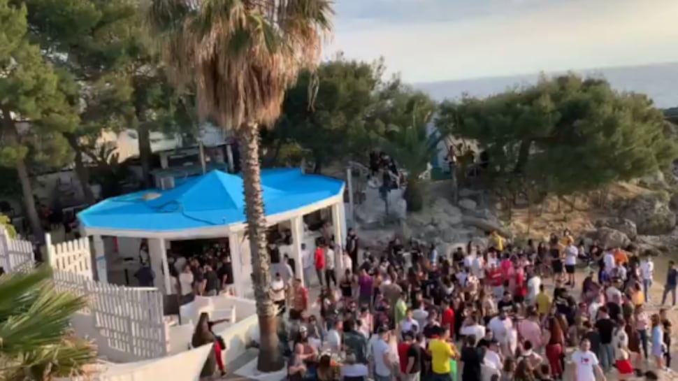 "Un delirio in spiaggia" E il sindaco la chiude: "Rispondo penalmente"