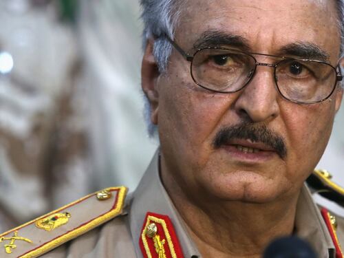 Libia, generale Haftar ricoverato in gravi condizioni a Parigi
