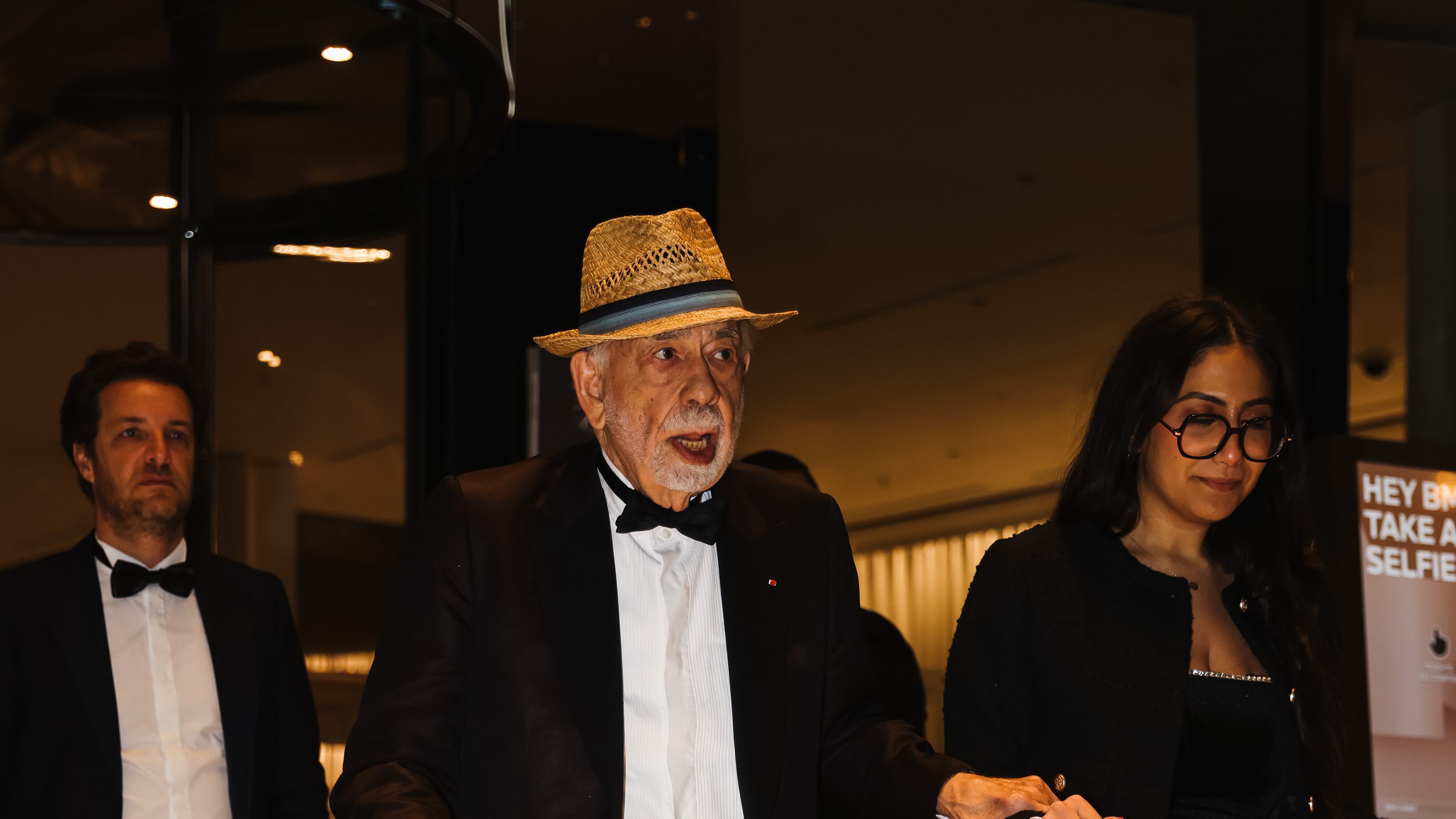 Francis Ford Coppola baciava le comparse sul set