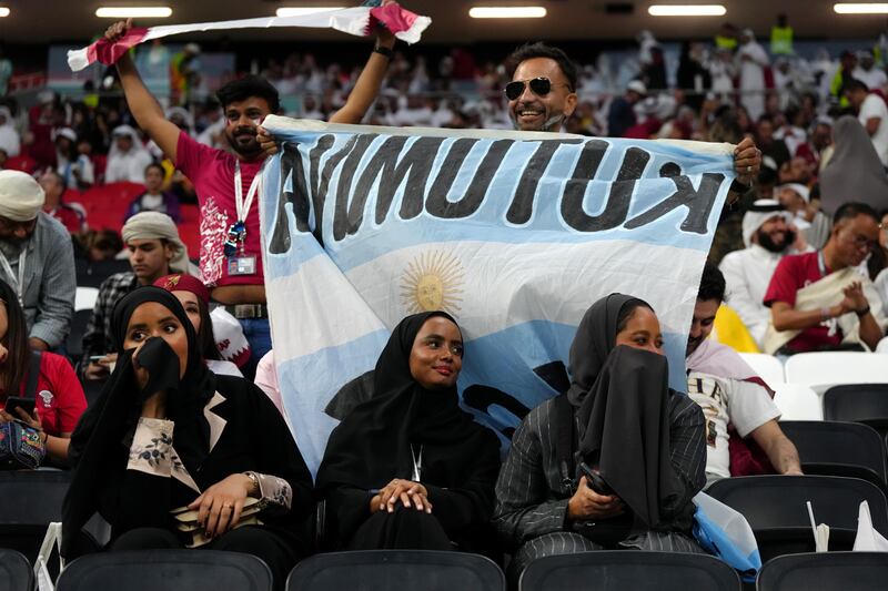 Danze, luci e colori aprono i Mondiali in Qatar 8