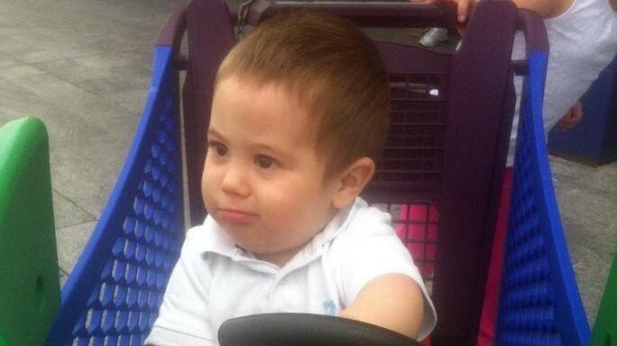 Giussano, lacrime e rabbia per i due bimbi uccisi dal padre